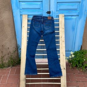 Red tag 715 bootcut Levi’s 28 x 32